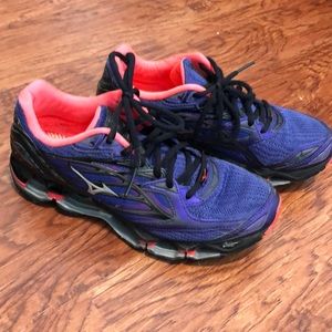 Mizuno Wave Prophecy 6